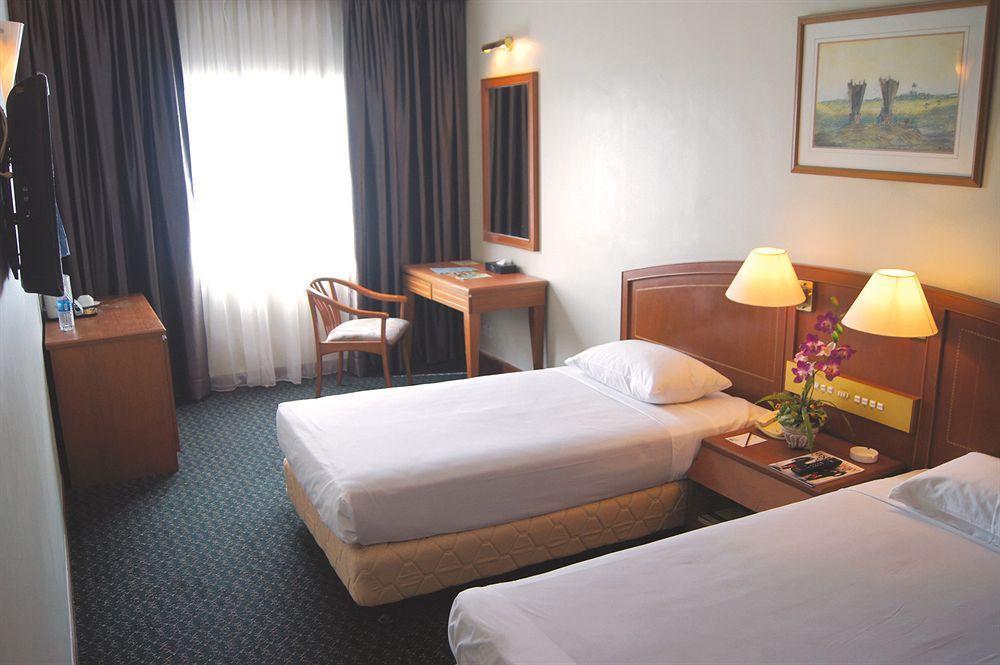 Orkid Hotel Melaka Exteriör bild